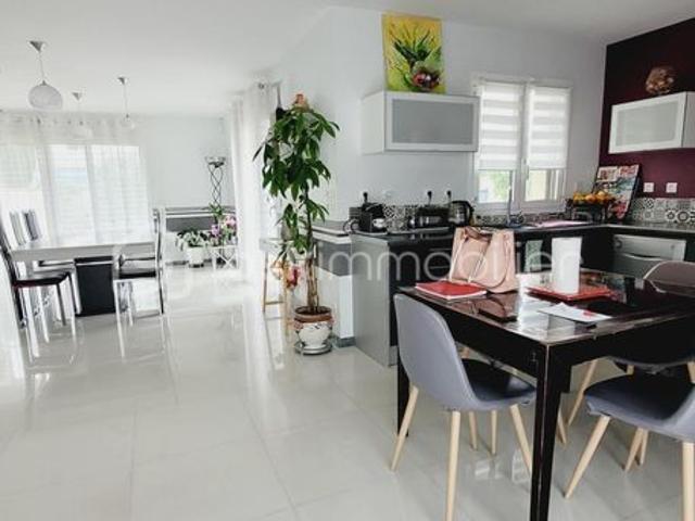 Maison 9 pièces 240 m²