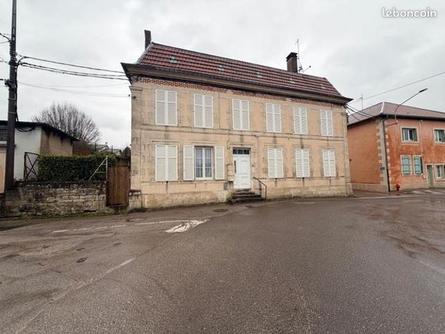 Maison 9 pièces 240 m²