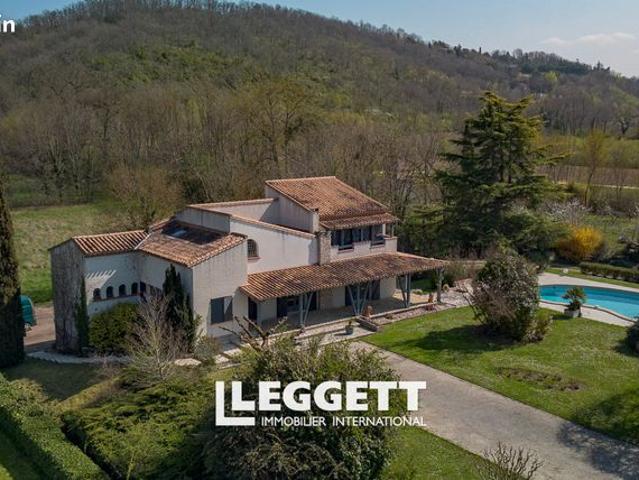 Maison 9 pièces 240 m²