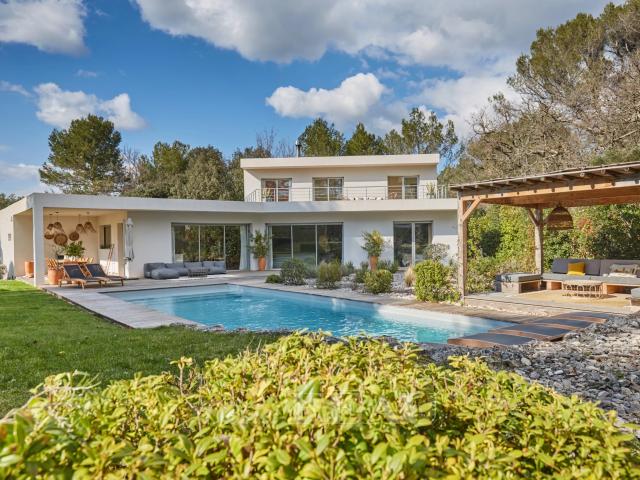 Maison 9 pièces 240 m²