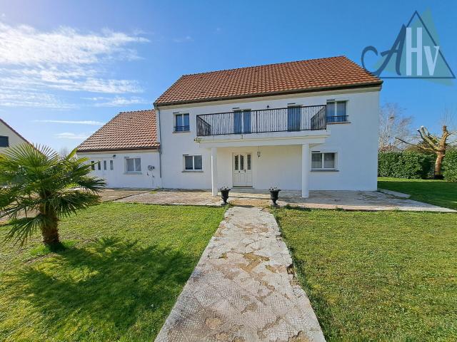 Maison 9 pièces 240 m²