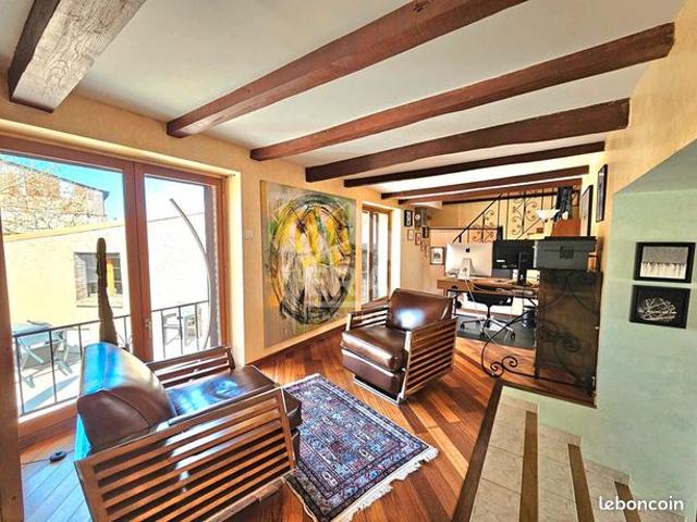 Maison 9 pièces 240 m²