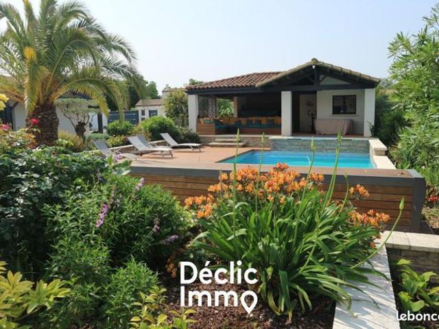 Maison 9 pièces 240 m²