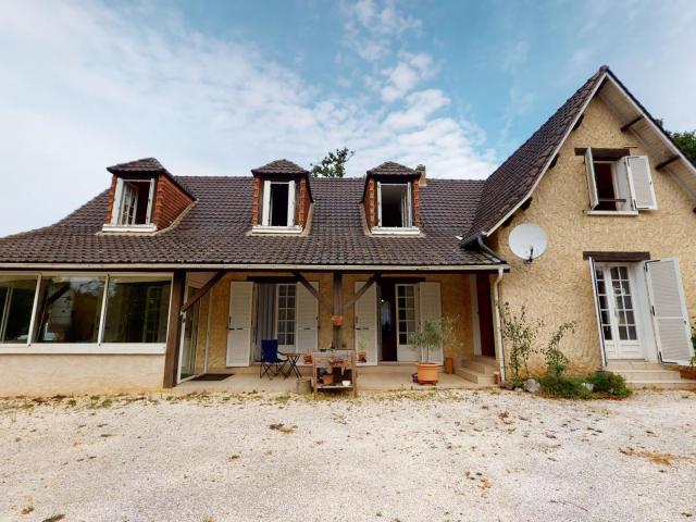 Maison 9 pièces 240 m²
