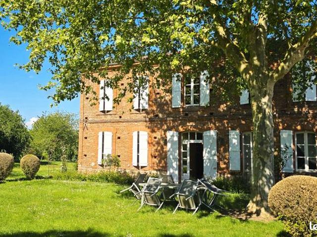 Maison 9 pièces 240 m²