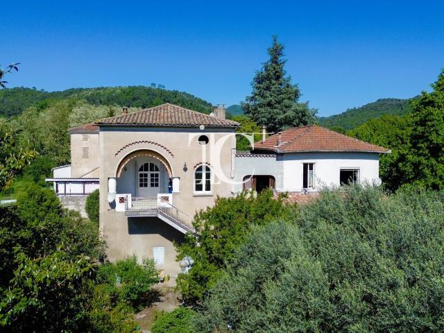Maison 9 pièces 240 m²