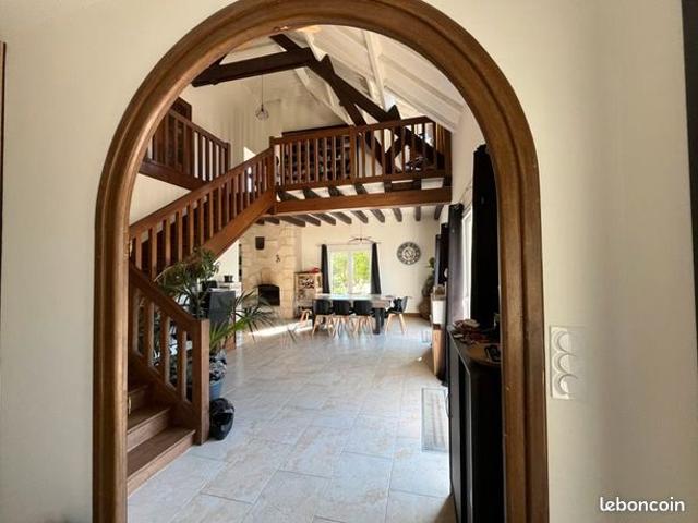 Maison 9 pièces 240 m²