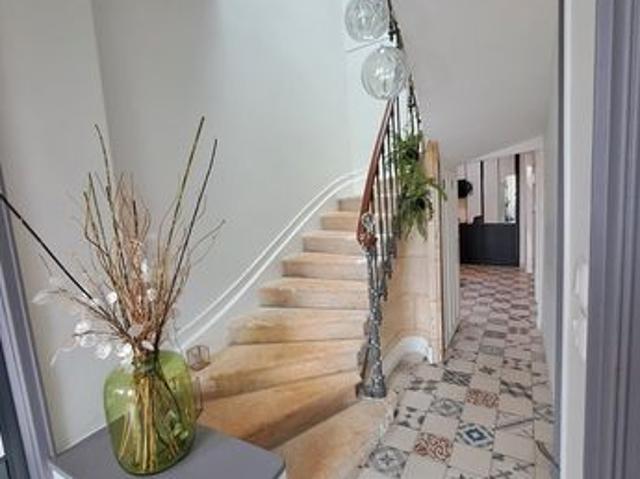 Maison 9 pièces 240 m²