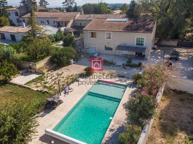 Maison 9 pièces 240 m²