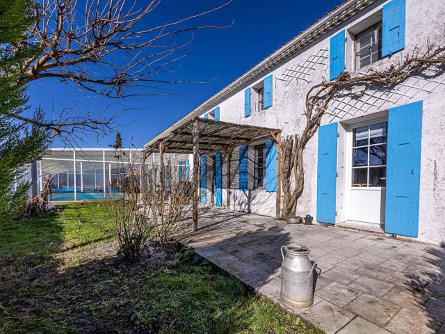 Maison 9 pièces 240 m²