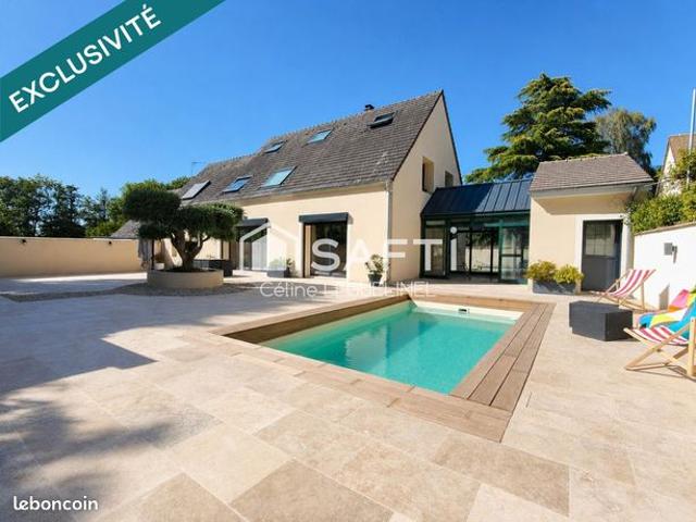 Maison 9 pièces 240 m²