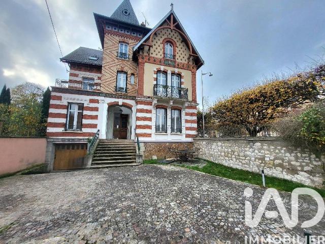 Maison 9 pièces 240 m²