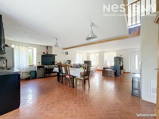 Maison 9 pièces 240 m²