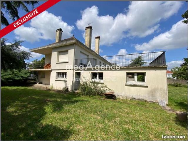 Maison 9 pièces 240 m²