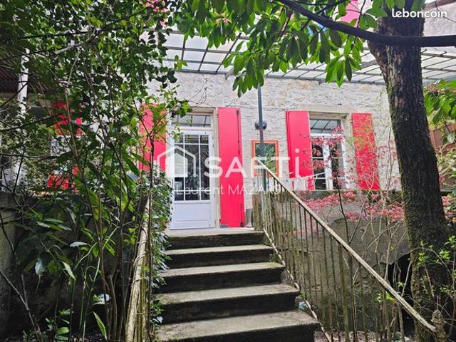 Maison 9 pièces 240 m²