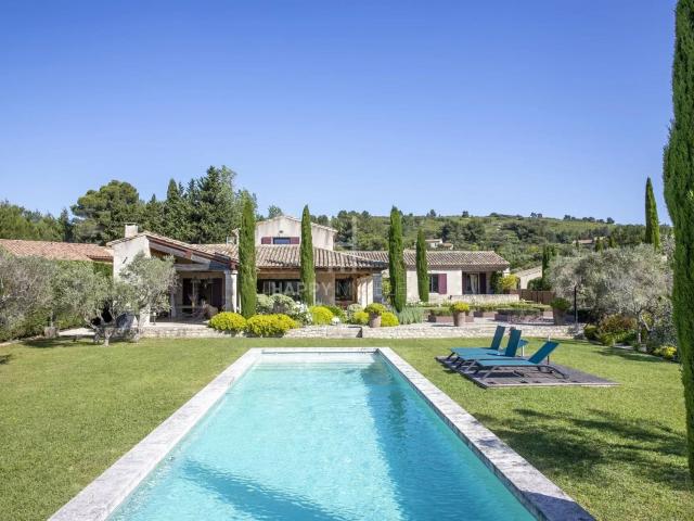 Maison 9 pièces 240 m²