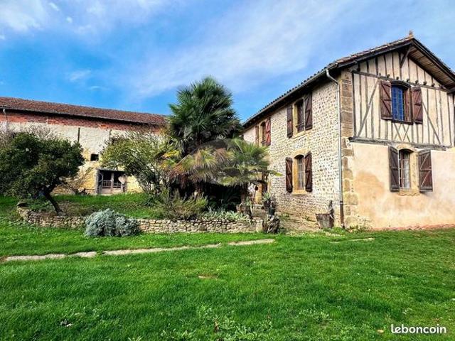 Maison 9 pièces 240 m²