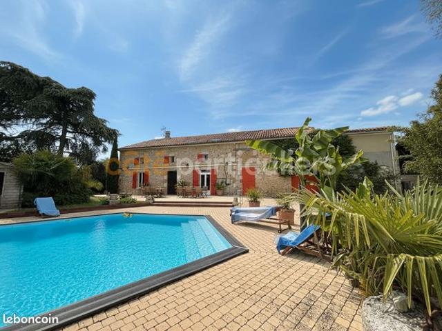 Maison 9 pièces 240 m²