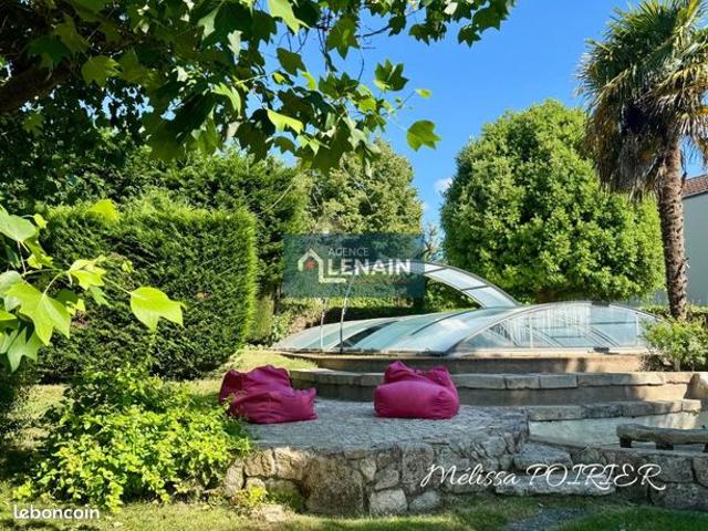 Maison 9 pièces 241 m²