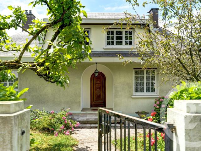 Maison 9 pièces 241 m²