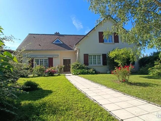 Maison 9 pièces 241 m²