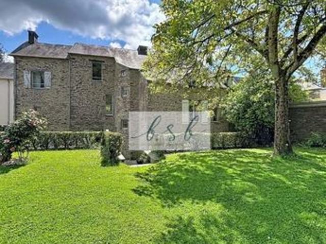 Maison 9 pièces 241 m²