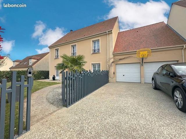Maison 10 pièces 242 m²