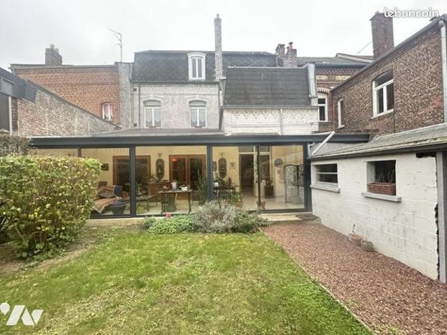 Maison 9 pièces 242 m²