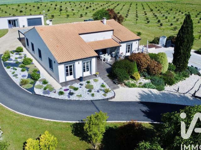 Maison 9 pièces 242 m²