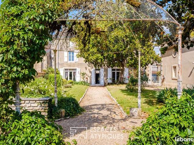 Maison 9 pièces 242 m²