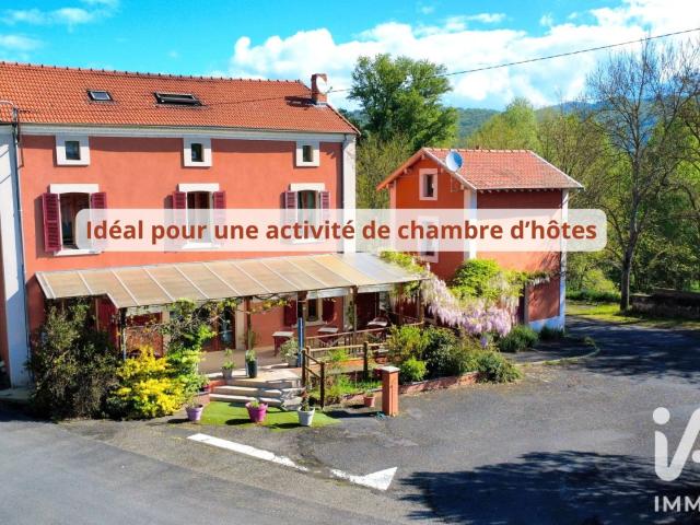 Maison 9 pièces 242 m²