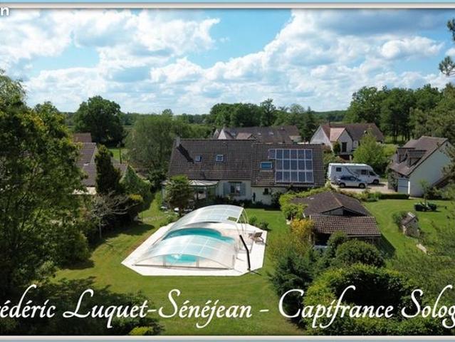 Maison 9 pièces 242 m²