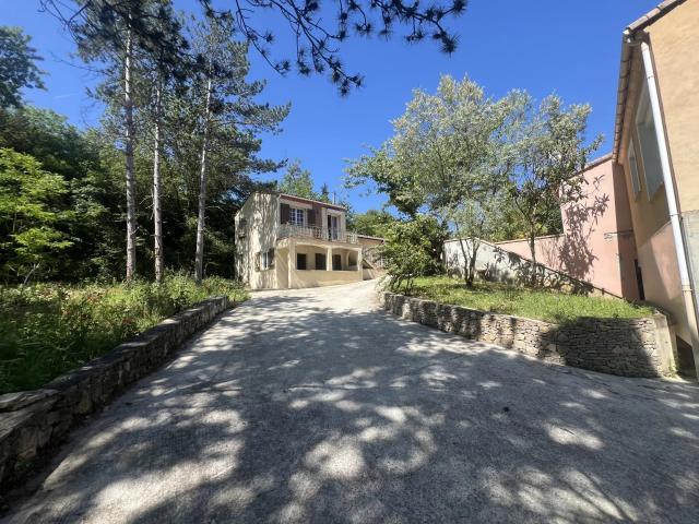 Maison 9 pièces 242 m²