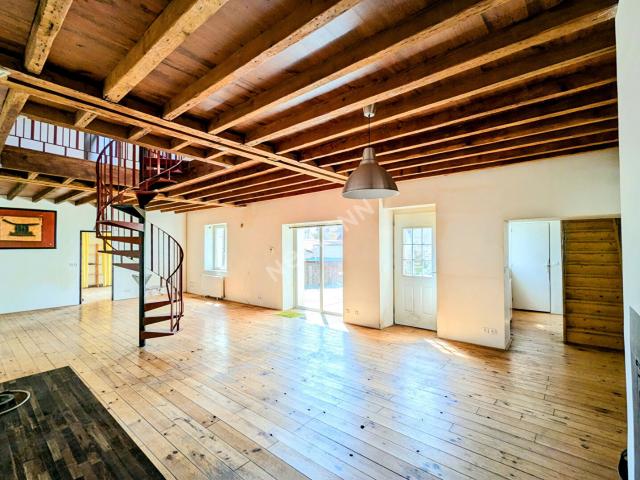 Maison 9 pièces 242 m²