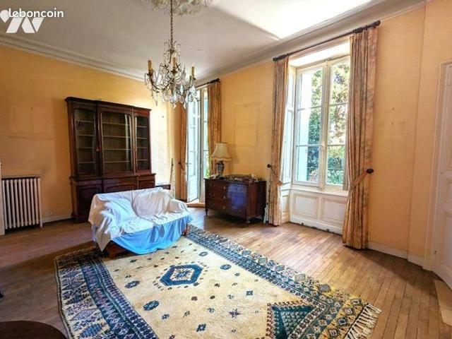Maison 9 pièces 242 m²