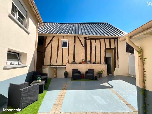 Maison 9 pièces 242 m²