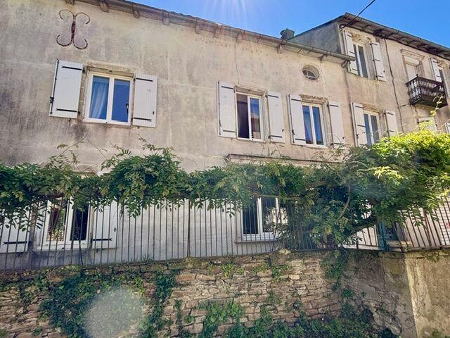Maison 9 pièces 242 m²