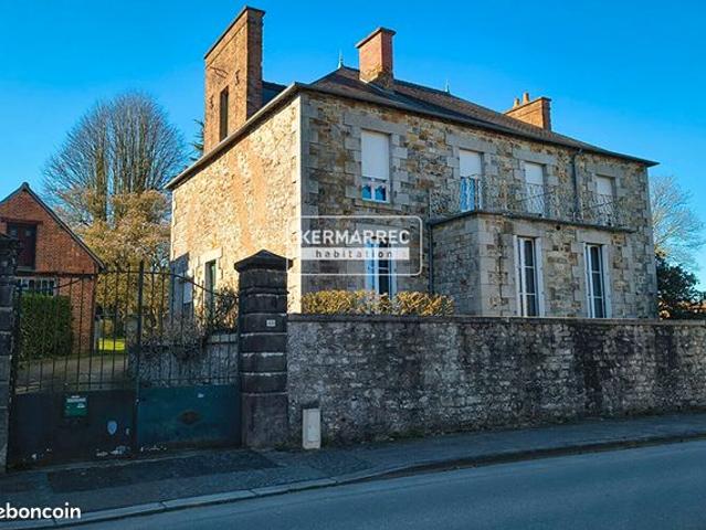 Maison 9 pièces 243 m²