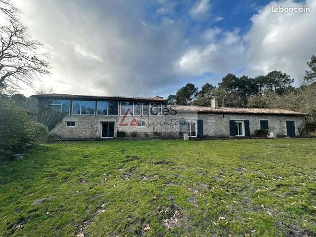Maison 9 pièces 243 m²