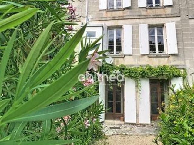 Maison 9 pièces 243 m²