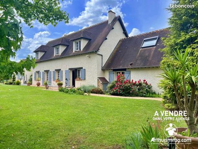 Maison 9 pièces 243 m²