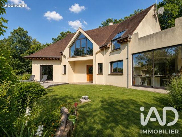 Maison 9 pièces 243 m²