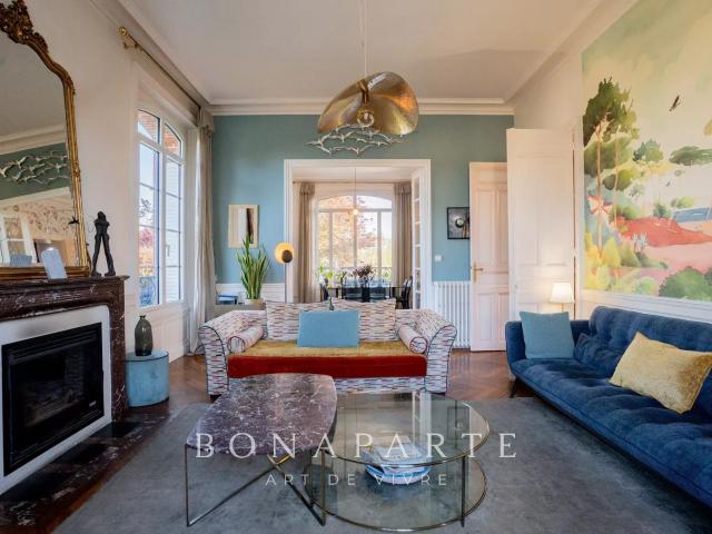 Maison 9 pièces 243 m²