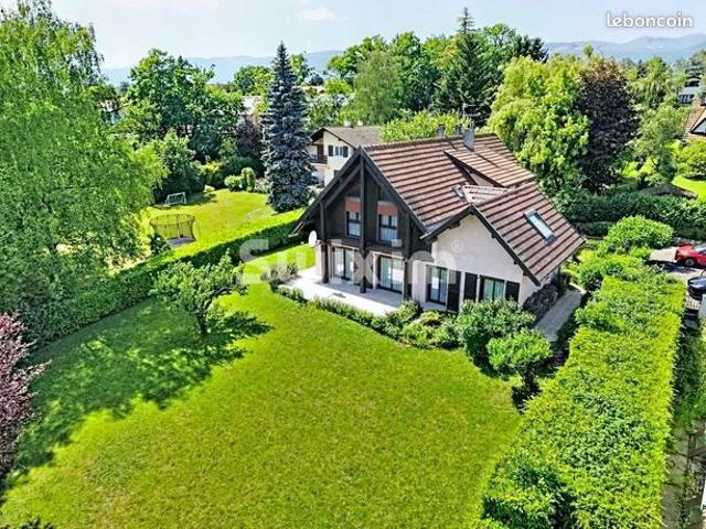 Maison 9 pièces 243 m²