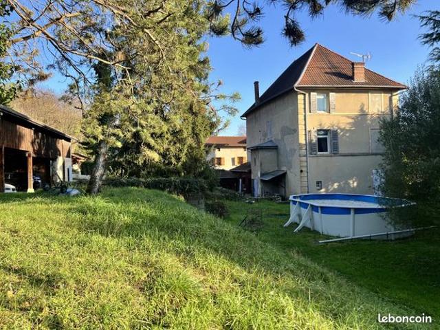 Maison 9 pièces 254 m²