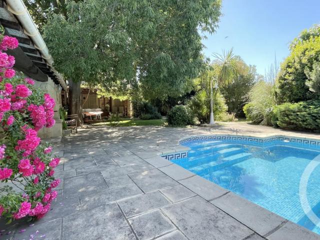Maison 9 pièces 254 m²