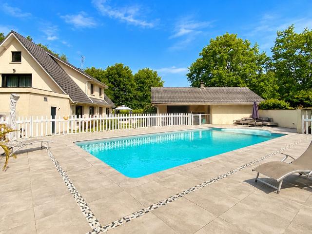 Maison 9 pièces 254 m²