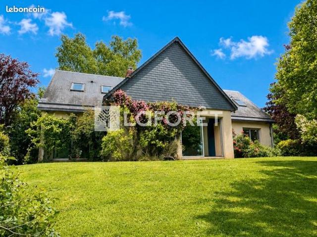Maison 9 pièces 254 m²