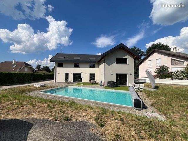Maison 9 pièces 254 m²
