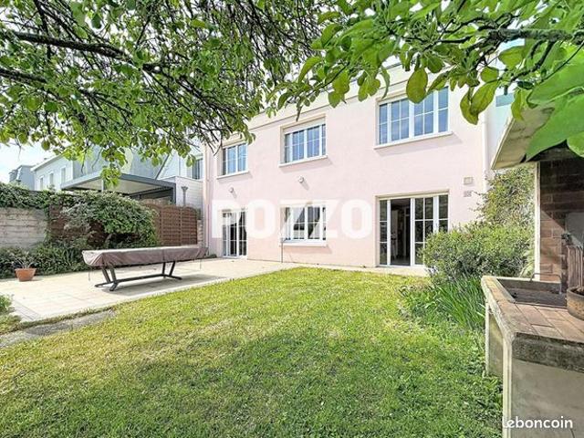 Maison 9 pièces 254 m²